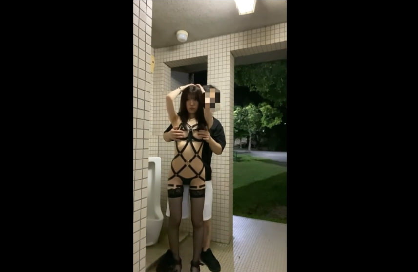 個人撮影 こなつの性奴日記 緊縛風エロ衣装で公園トイレで露出ハメ 動画